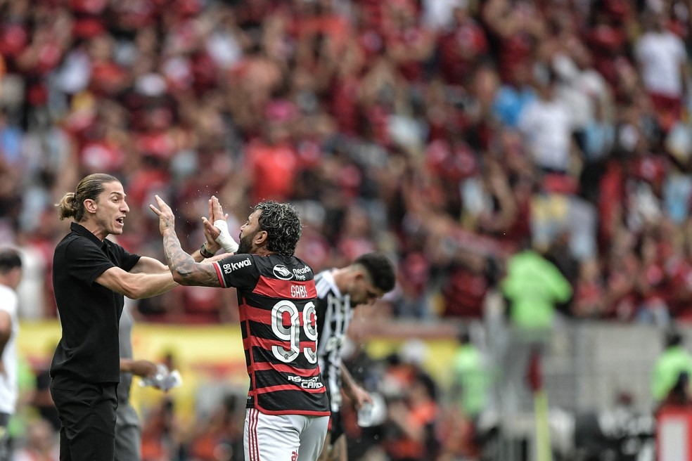 Flamengo tem atuação que não dá a 2019 o descanso merecido.